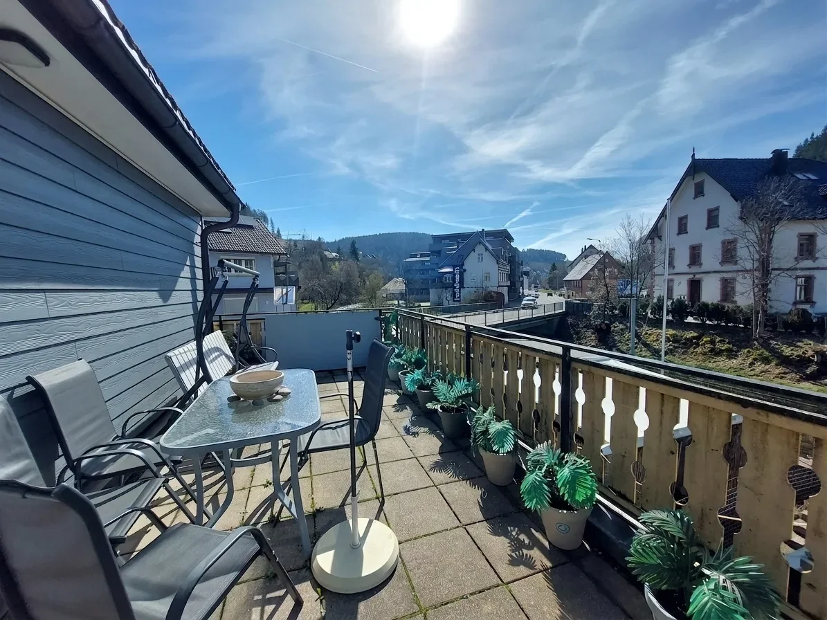 Zwischen City und Sonnenplatz: Schicke 3-Zimmer-Wohnung mit großem Balkon
