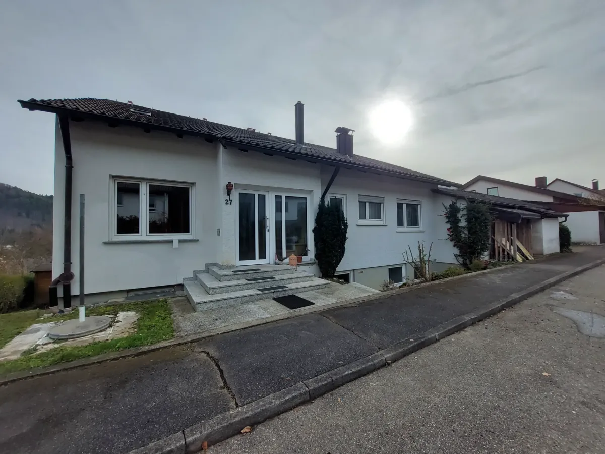 Wohnen mit Weitblick: Dreifamilienhaus im Koppenland
