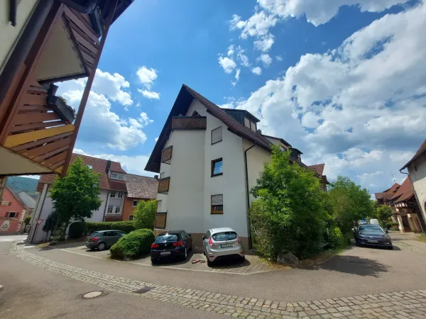 Schicke 2-Zimmer DG-Wohnung mit TG-Stellplatz