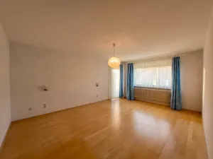 Wo aus Räumen Lieblingsorte werden-Großes Einfamilienhaus mit Einliegerwohnung