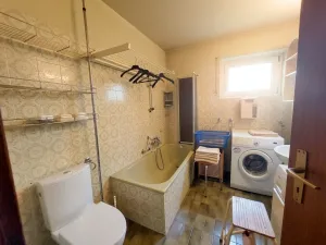 Hier hat Familienglück ein Zuhause! Großes Einfamilienhaus mit Einliegerwohnung