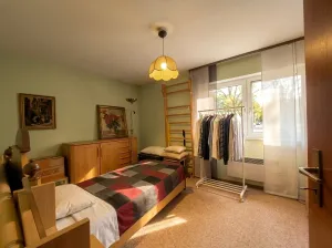 Hier hat Familienglück ein Zuhause! Großes Einfamilienhaus mit Einliegerwohnung