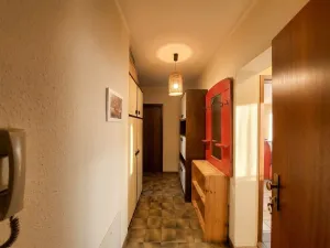 Hier hat Familienglück ein Zuhause! Großes Einfamilienhaus mit Einliegerwohnung