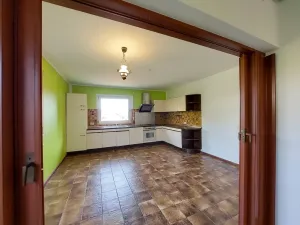 Hier hat Familienglück ein Zuhause! Großes Einfamilienhaus mit Einliegerwohnung