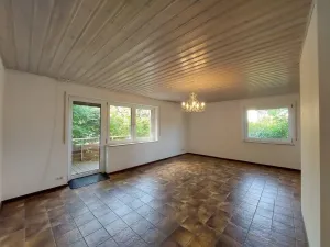 Hier hat Familienglück ein Zuhause! Großes Einfamilienhaus mit Einliegerwohnung