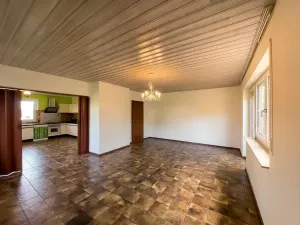 Hier hat Familienglück ein Zuhause! Großes Einfamilienhaus mit Einliegerwohnung