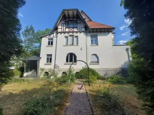 Historische Villa mit Denkmalschutz – Zeitlose Eleganz trifft einzigartigen Wohncharakter