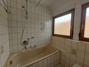 Schicke 2-Zimmer DG-Wohnung mit TG-Stellplatz