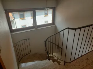 Schicke 2-Zimmer DG-Wohnung mit TG-Stellplatz