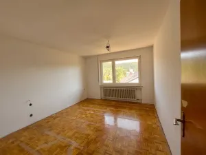 Wohnen mit Weitblick: Dreifamilienhaus im Koppenland