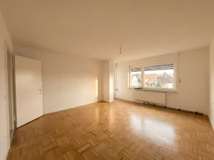Kapitalanlage mit Zukunft –Zweifamilienhaus mit Photovoltaikanlage und großem Grundstück