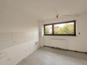 Kapitalanlage mit Zukunft –Zweifamilienhaus mit Photovoltaikanlage und großem Grundstück