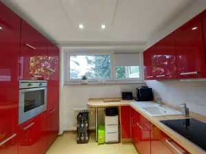 Einziehen & wohlfühlen: Helle 3-Zimmer-Wohnung mit Süd-Balkon in Überlingen, frei ab 1.12.26