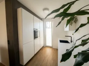 Wow-Faktor inklusive! – Hochwertige 4-Zimmer-Wohnung mit Balkon & Stellplatz