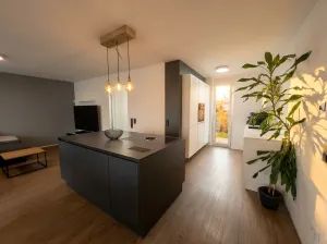 Wow-Faktor inklusive! – Hochwertige 4-Zimmer-Wohnung mit Balkon & Stellplatz