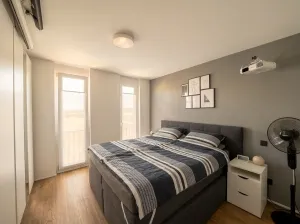 Wow-Faktor inklusive! – Hochwertige 4-Zimmer-Wohnung mit Balkon & Stellplatz
