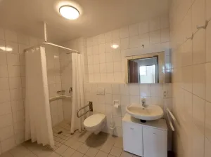 Schlossparkblick inklusive! Barrierefrei wohnen und den Alltag genießen, sofort verfügbar!