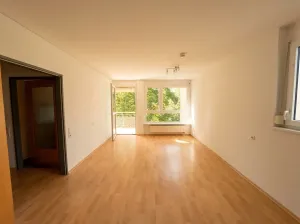 Schlossparkblick inklusive! Barrierefrei wohnen und den Alltag genießen, sofort verfügbar!