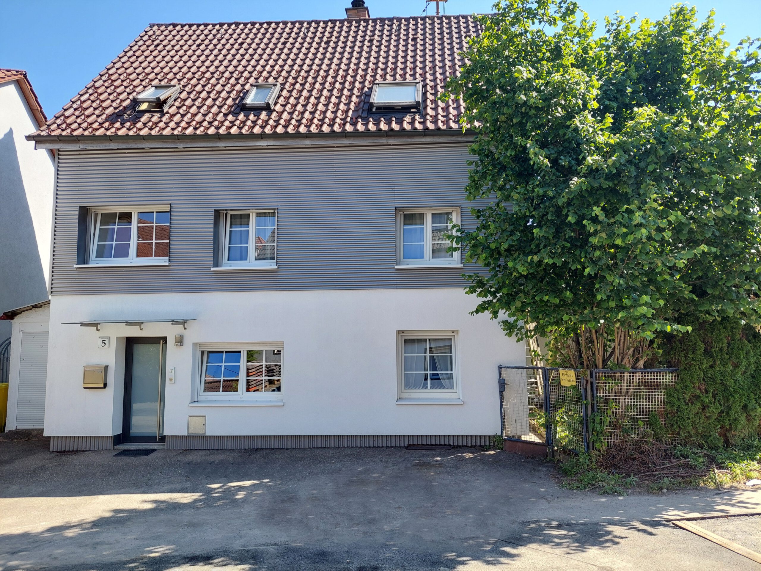Haus Straßenseite (3)